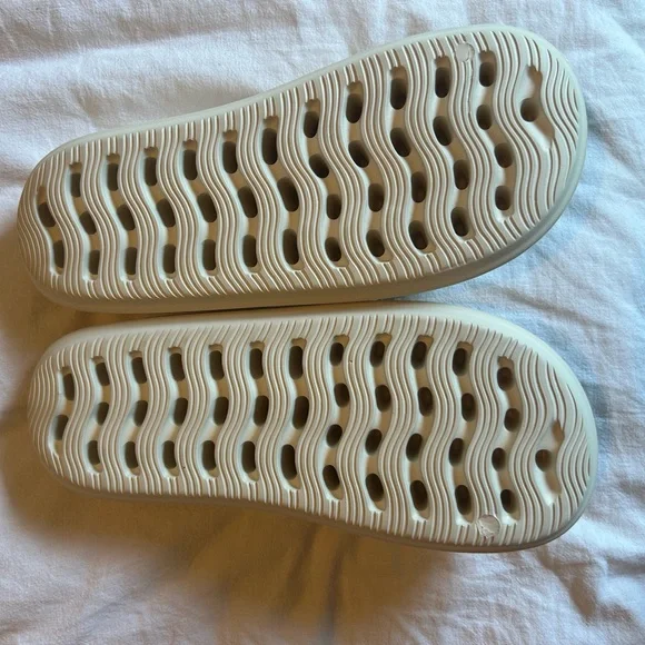 Billabong - Cream Beige White Cushion Slides Sandals Women's Size 9 - Picture 6 of 6